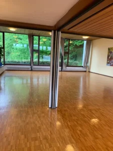 Innenraum nach professioneller Bodenreinigung